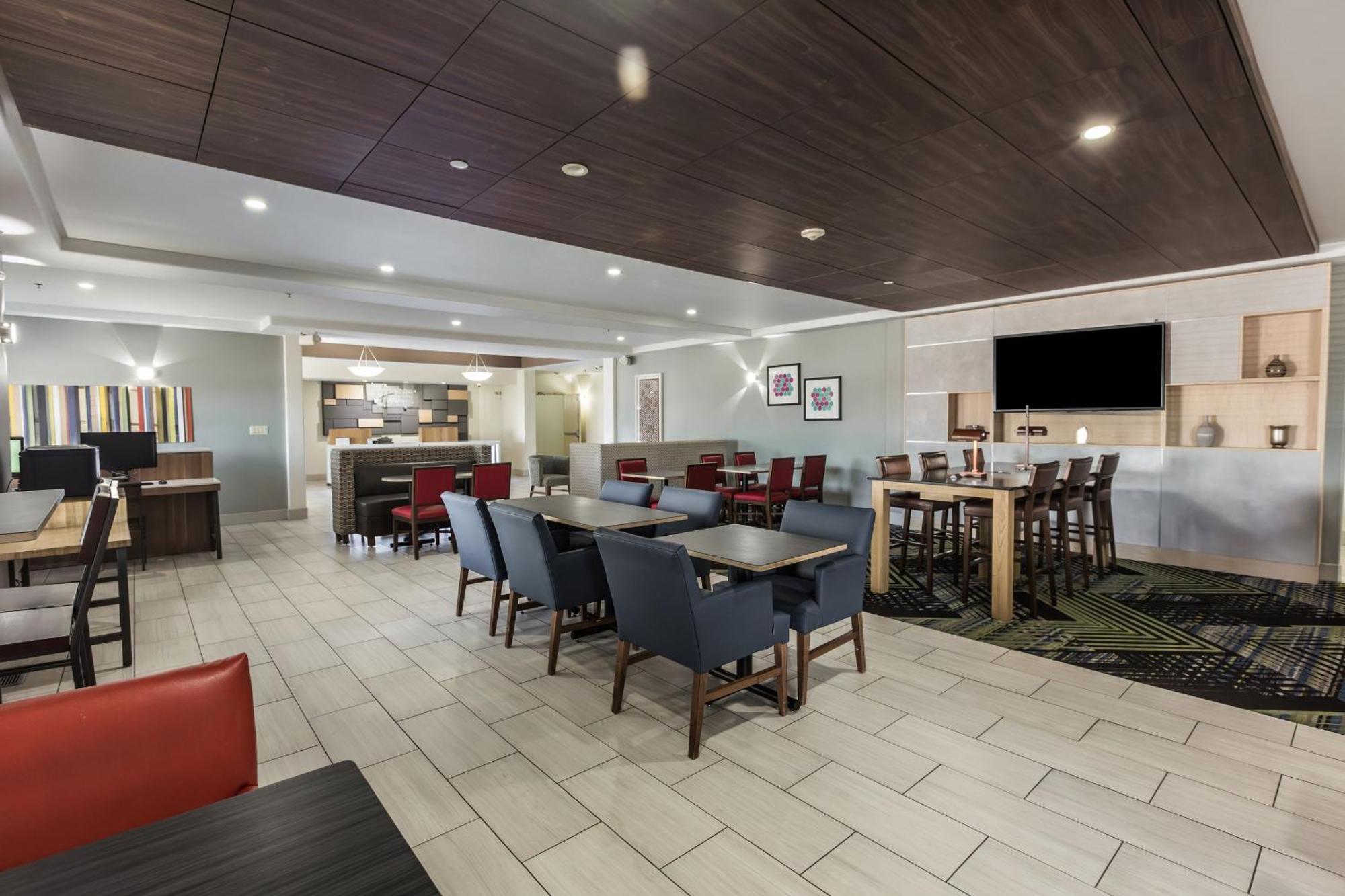 Holiday Inn Express & Suites-Regina-South By Ihg Exterior photo