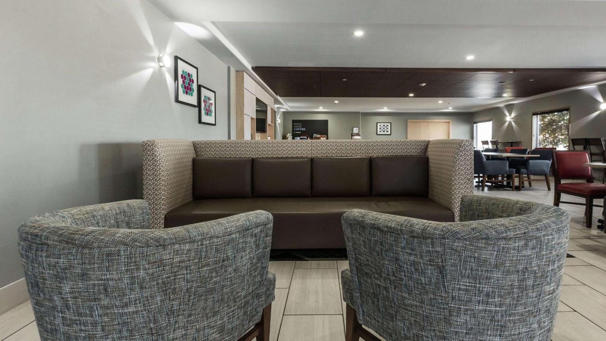 Holiday Inn Express & Suites-Regina-South By Ihg Exterior photo