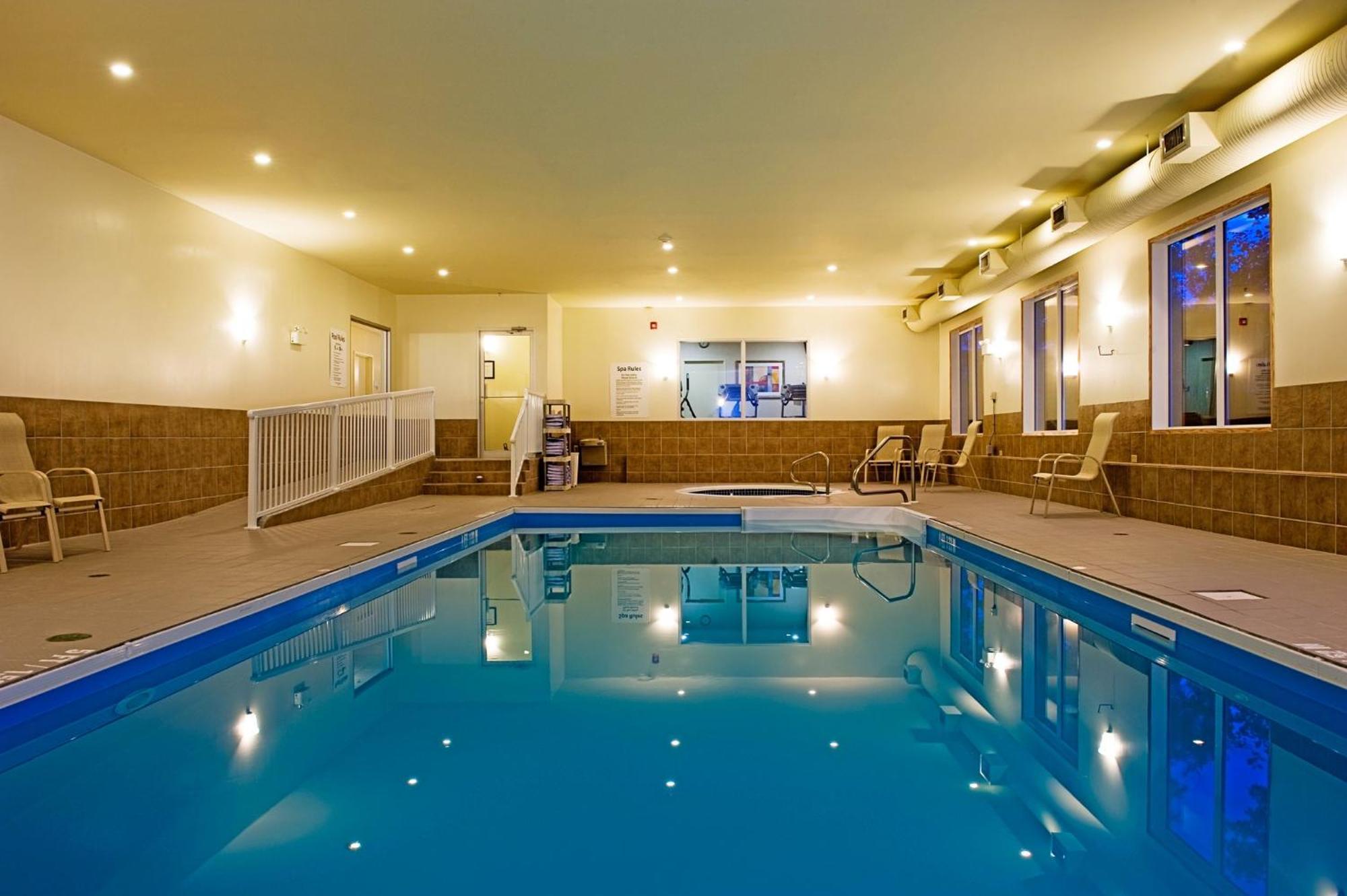 Holiday Inn Express & Suites-Regina-South By Ihg Exterior photo