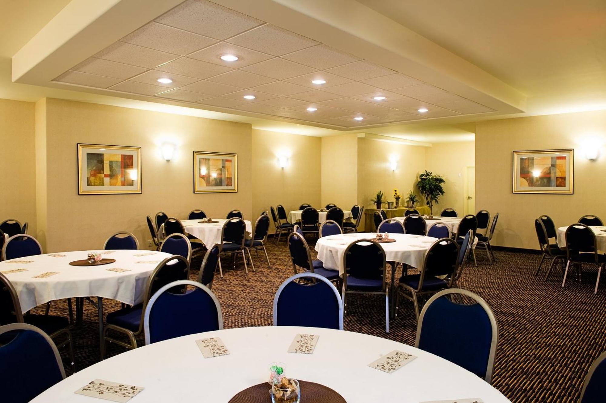 Holiday Inn Express & Suites-Regina-South By Ihg Exterior photo